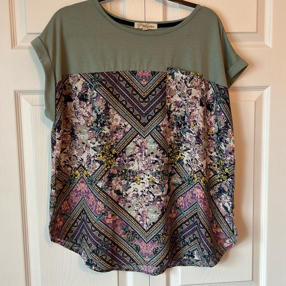 Great summer top! 1039